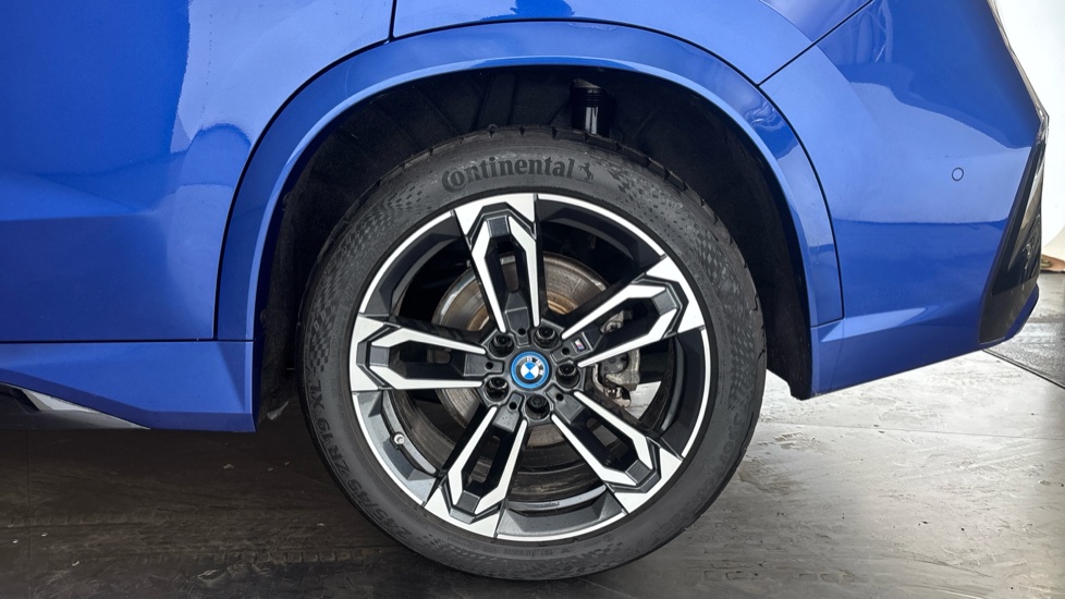 BMW iX1 Image 18