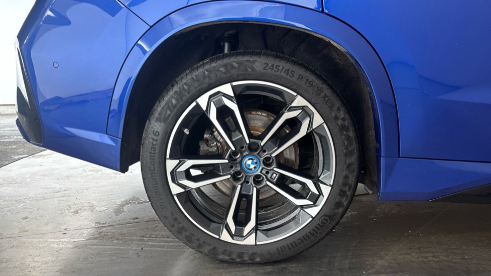 BMW iX1 Image 19