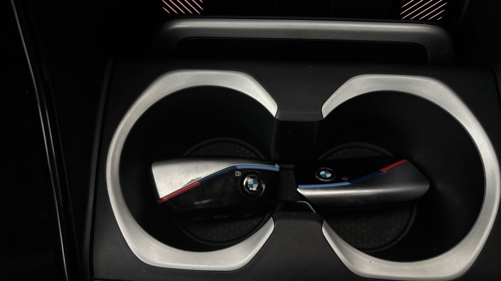 BMW iX1 2 keys