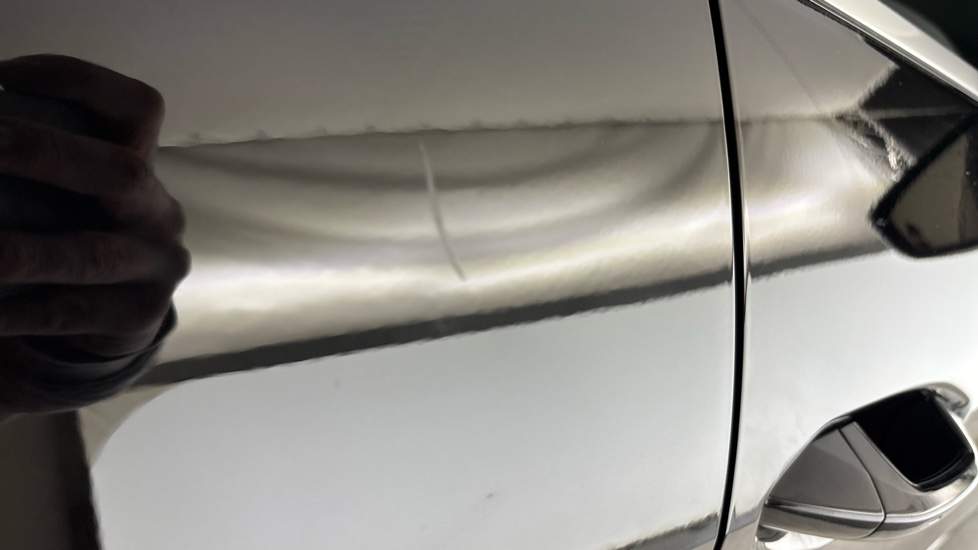 AUDI Q4 scratches