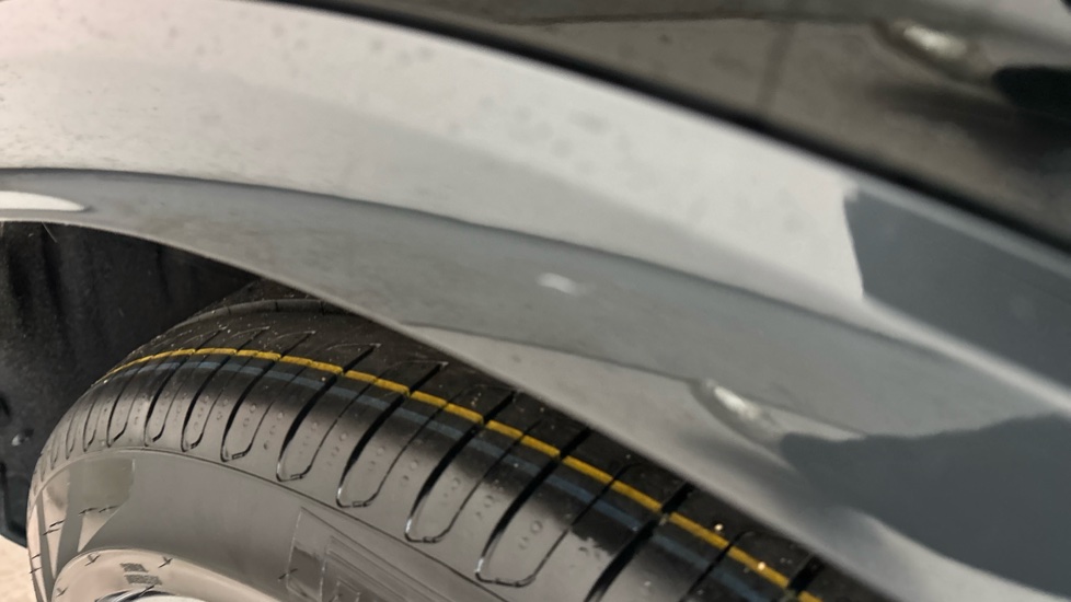 AUDI Q4 scratches