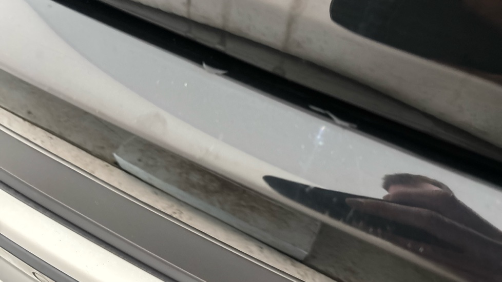 AUDI Q4 scratches