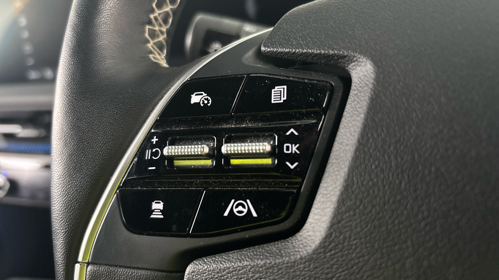 4027585 166kW GT Line 77.4kWh 5dr Auto