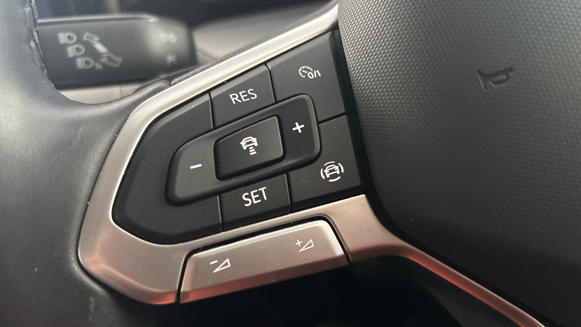 4020661 1.5 eTSI 150 Life 5dr DSG