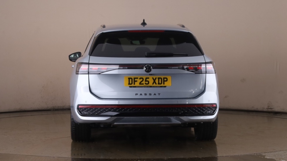 VOLKSWAGEN PASSAT Image 4
