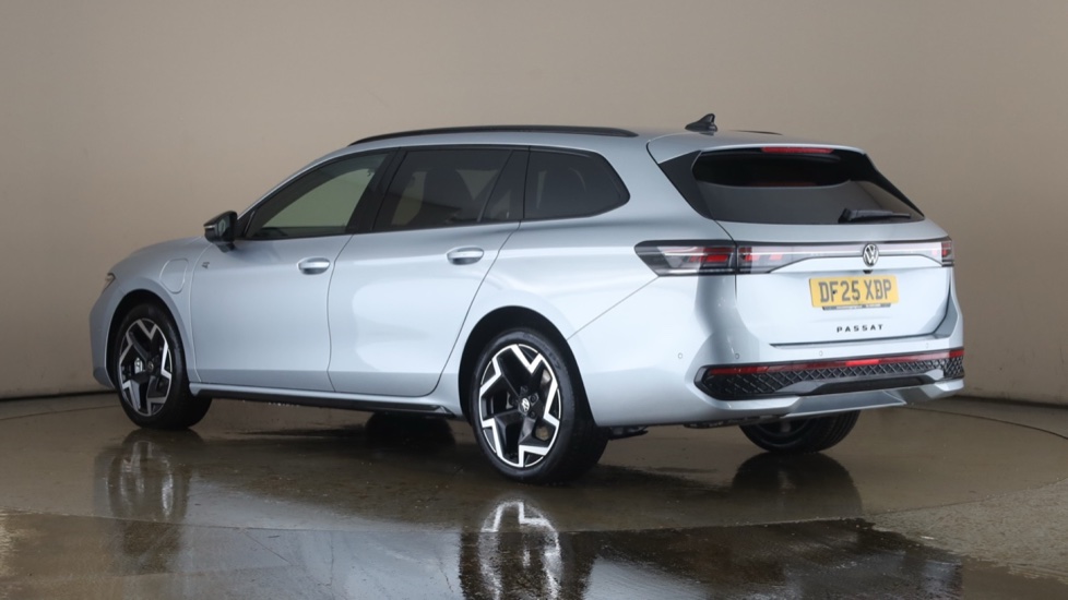 VOLKSWAGEN PASSAT Image 3