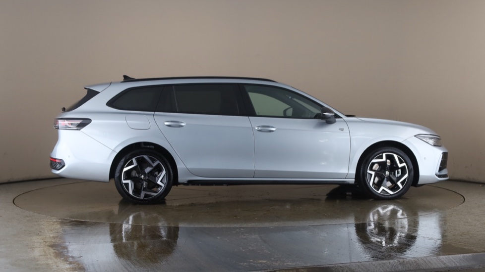 VOLKSWAGEN PASSAT Image 6