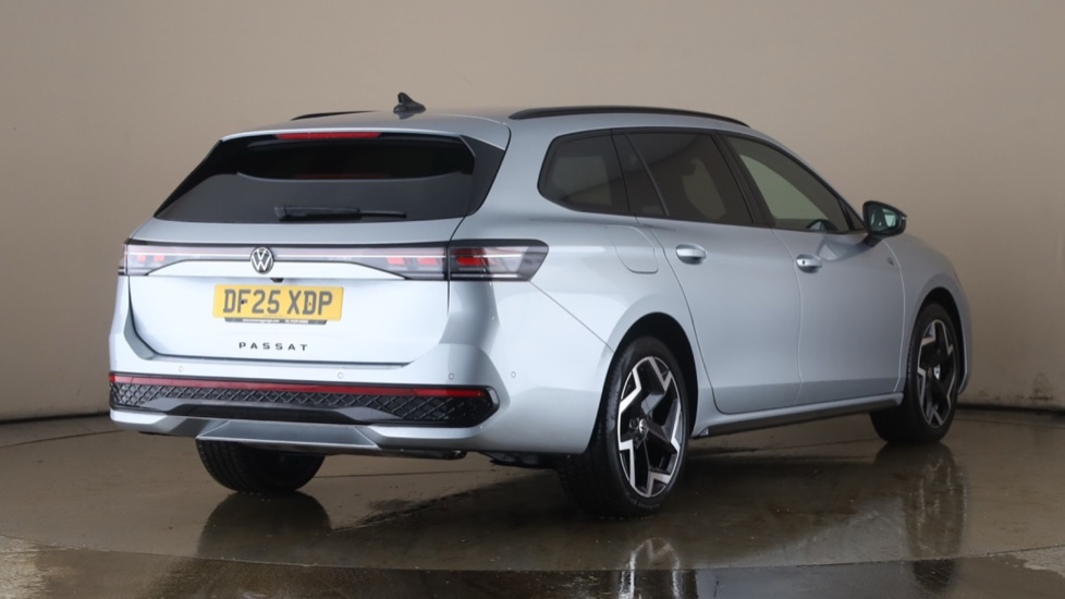 VOLKSWAGEN PASSAT Image 5