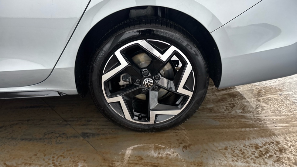 VOLKSWAGEN PASSAT Image 18