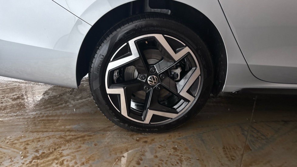 VOLKSWAGEN PASSAT Image 19