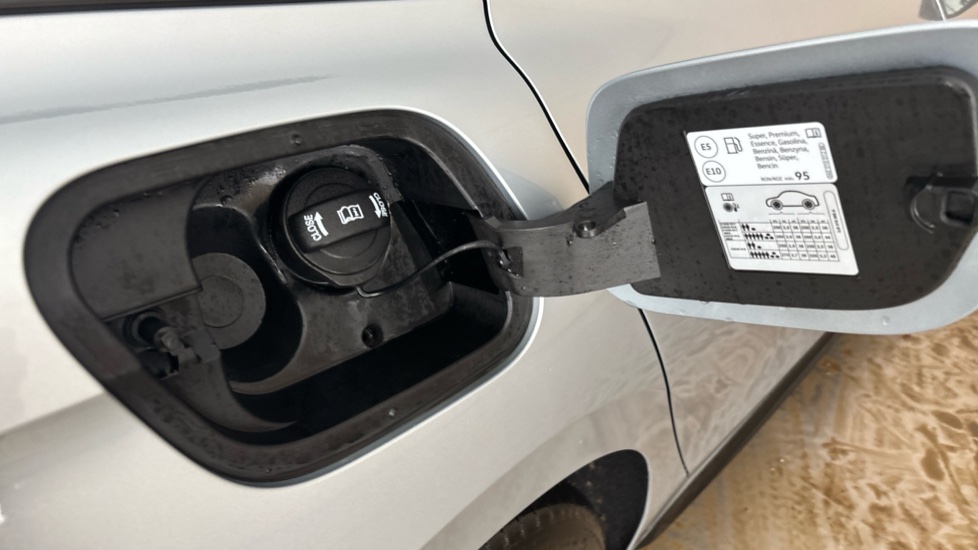 VOLKSWAGEN PASSAT Image 21