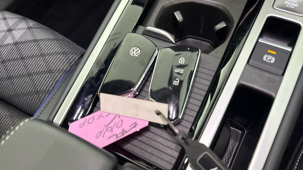 VOLKSWAGEN PASSAT 2 keys