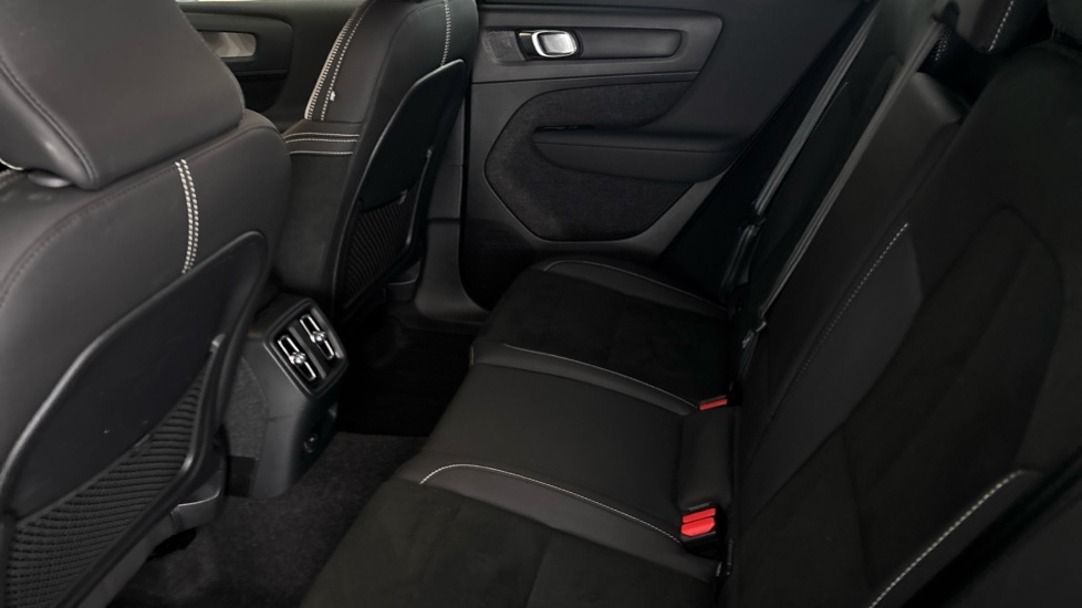 VOLVO XC40 Image 14