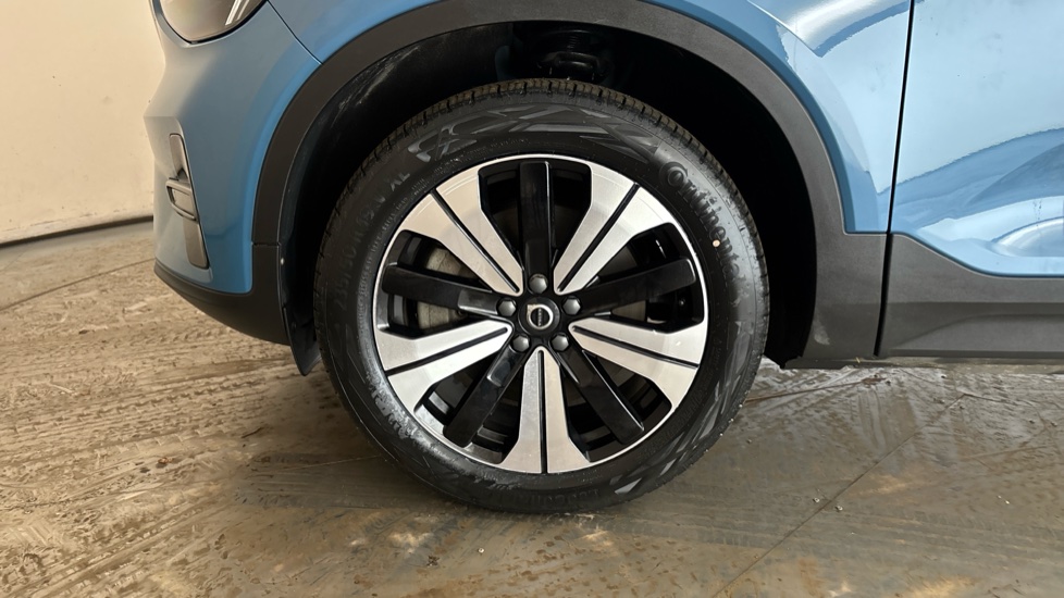 VOLVO XC40 Image 17