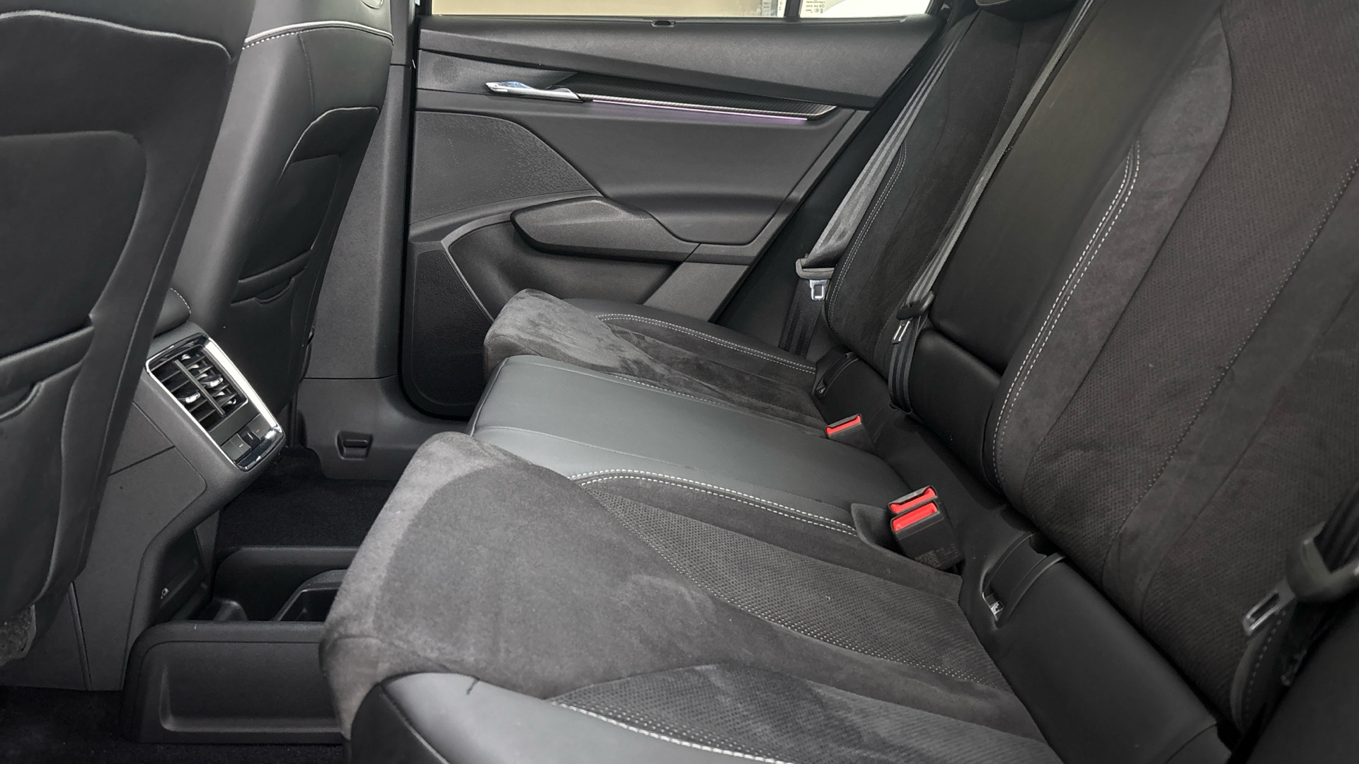 4020871 150kW 80 Sportline Plus 82kWh 5dr Auto