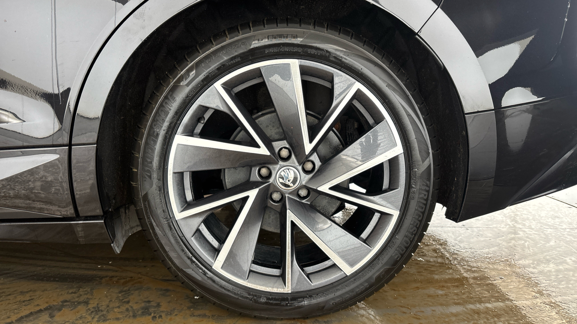 4020871 150kW 80 Sportline Plus 82kWh 5dr Auto