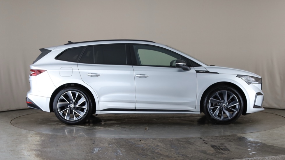 SKODA ENYAQ Image 6