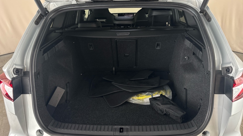 SKODA ENYAQ Image 15