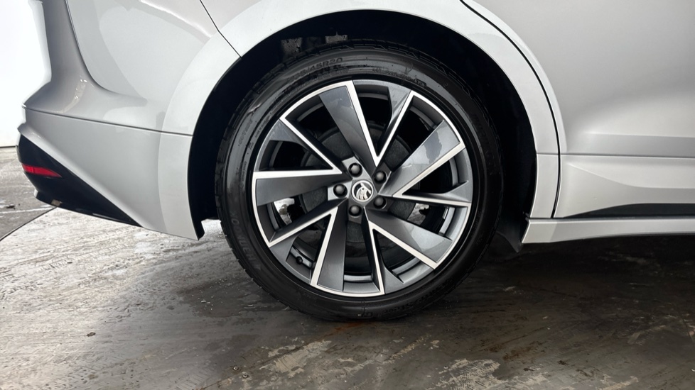 SKODA ENYAQ Image 19