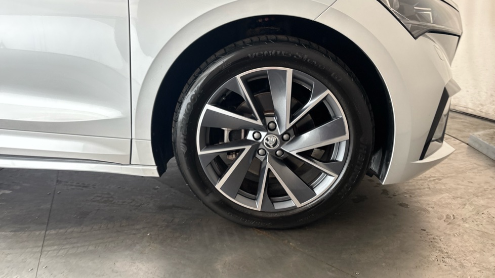 SKODA ENYAQ Image 20