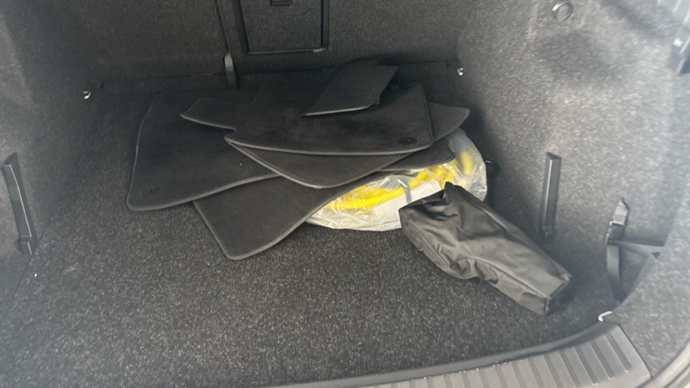 SKODA ENYAQ Image 22