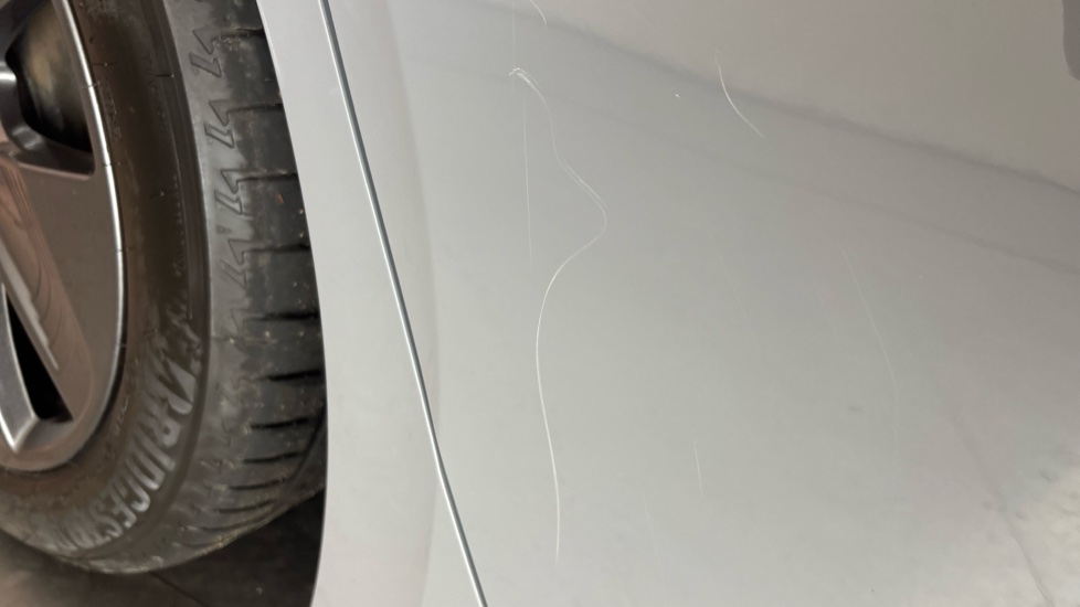 CUPRA BORN Scratches