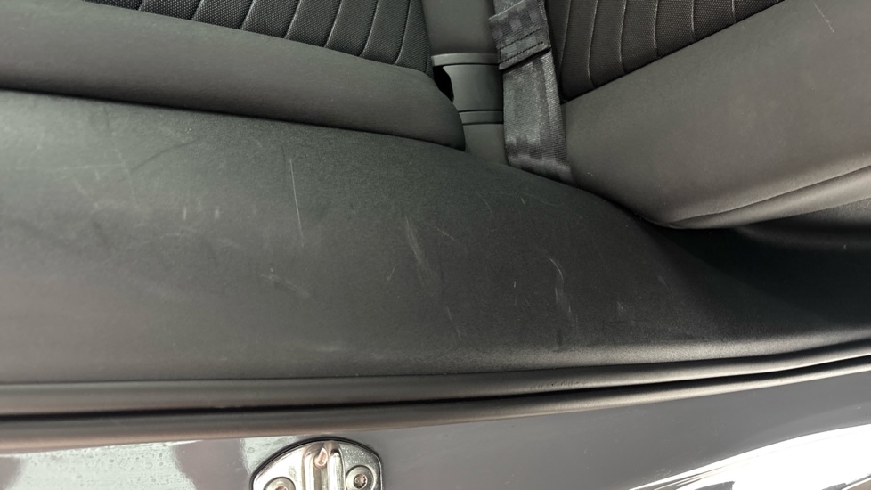 CUPRA BORN Scuff