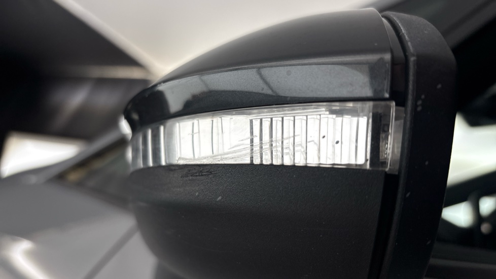 CUPRA BORN Scuff