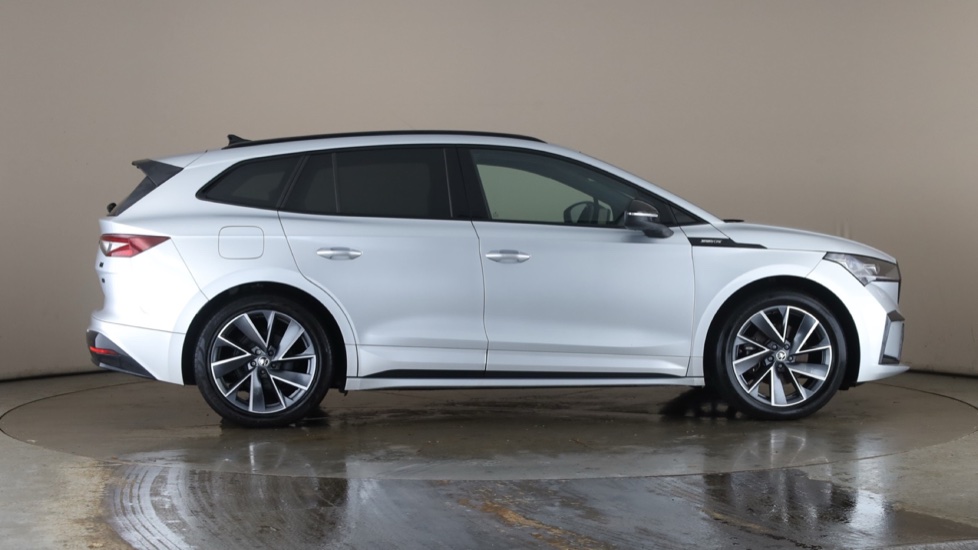 SKODA ENYAQ Image 6