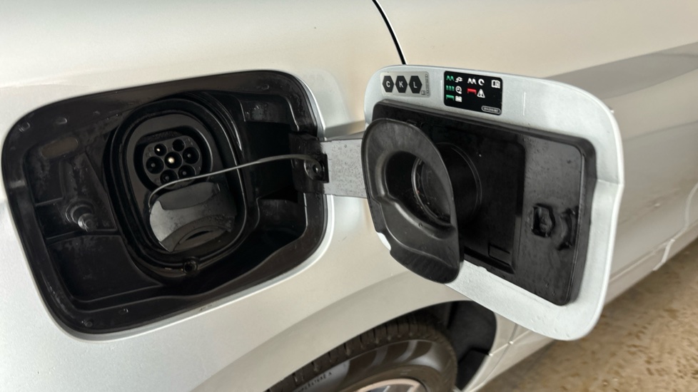 SKODA ENYAQ Image 21