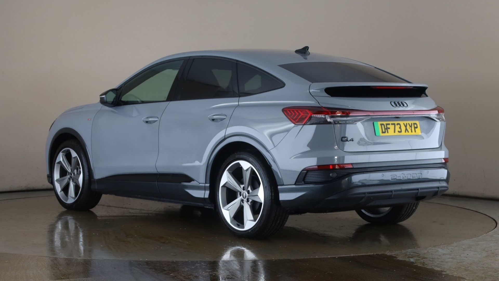 210kW 45 82kWh Black Edition 5dr Auto [2024]