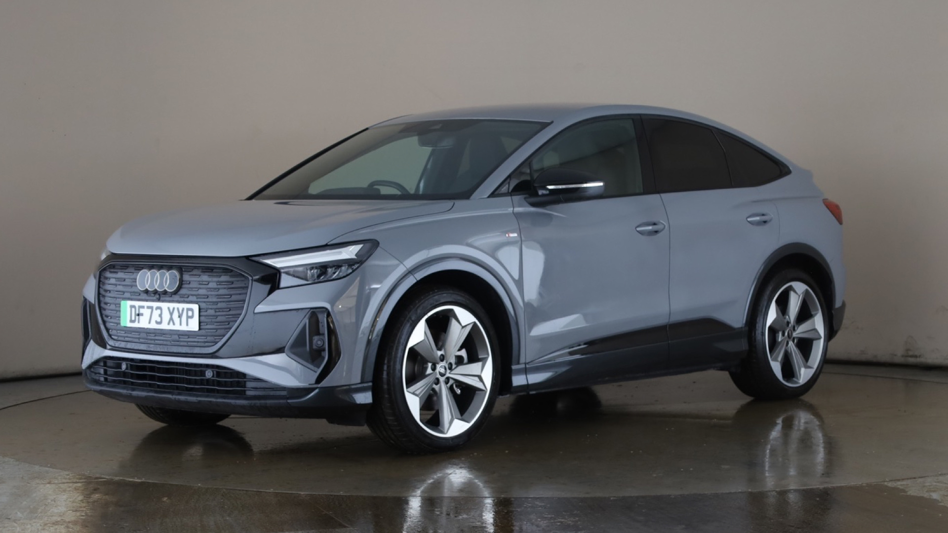 210kW 45 82kWh Black Edition 5dr Auto [2024]