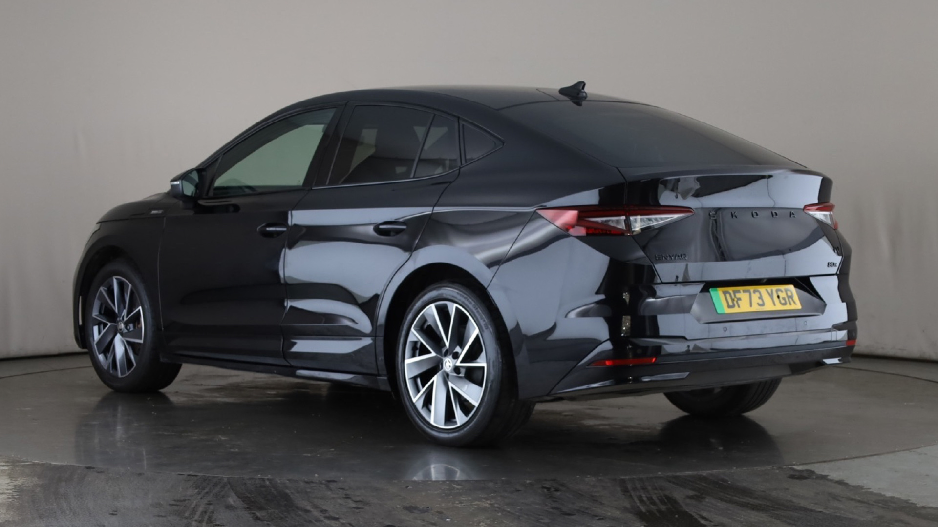 195kW 80x Sportline Plus 82kWh 4x4 5dr Auto