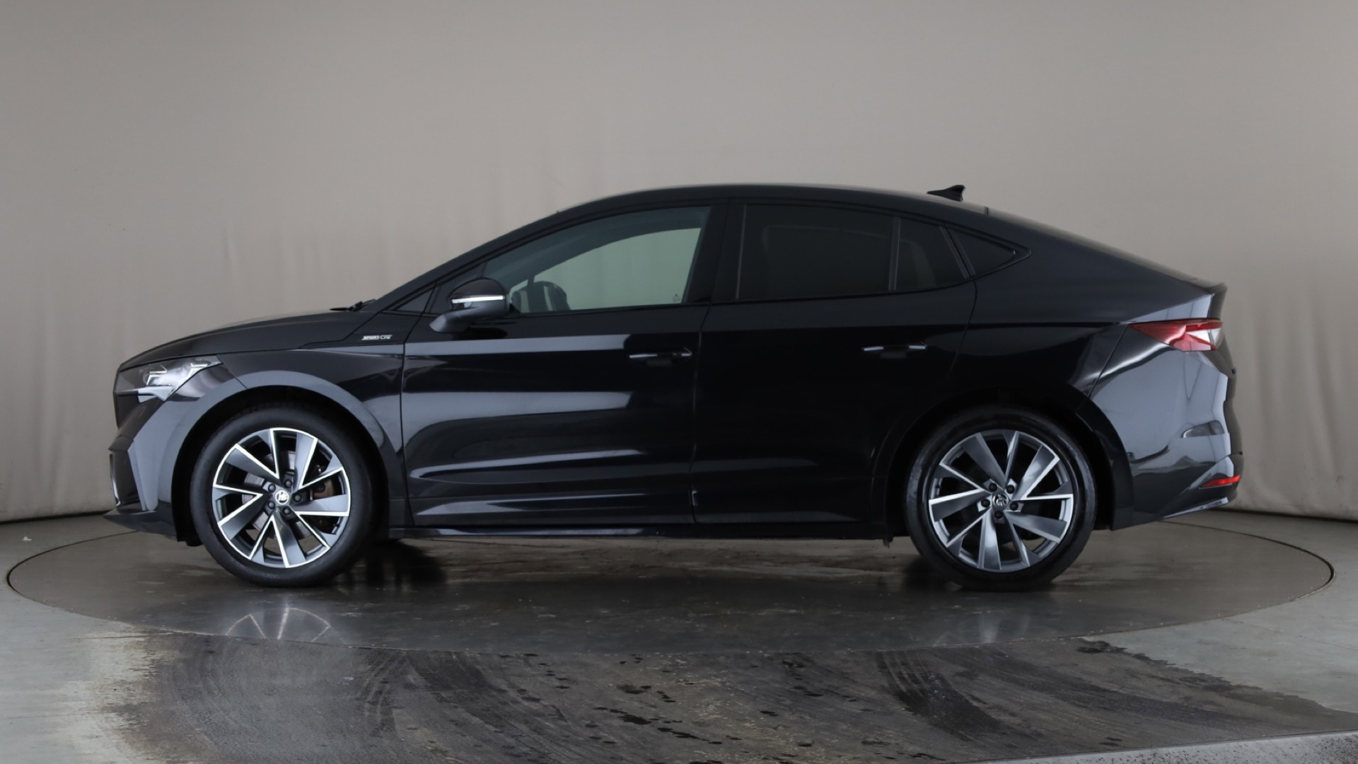 195kW 80x Sportline Plus 82kWh 4x4 5dr Auto