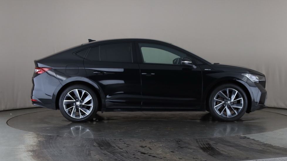 SKODA ENYAQ Image 6