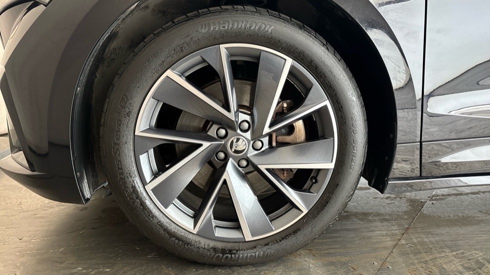 SKODA ENYAQ Image 17