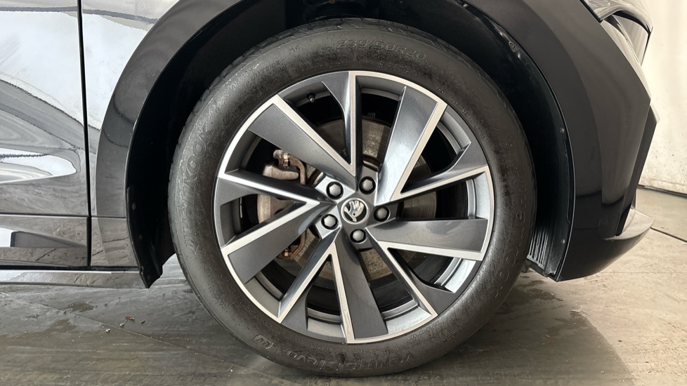 SKODA ENYAQ Image 20