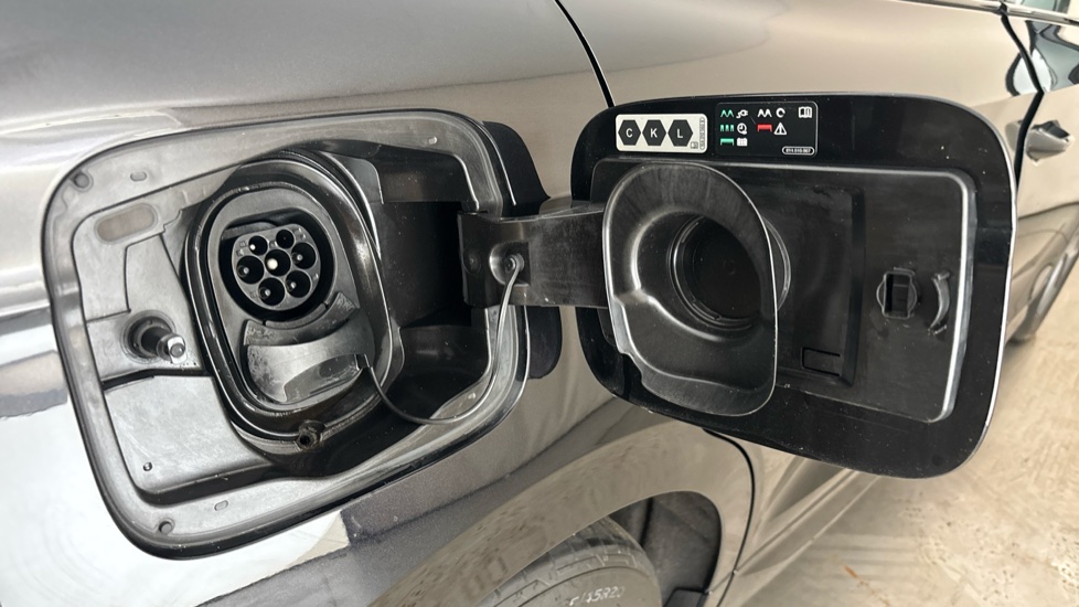 SKODA ENYAQ Image 21
