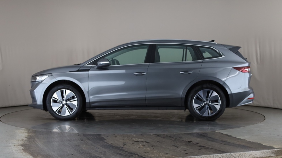 SKODA ENYAQ Image 2