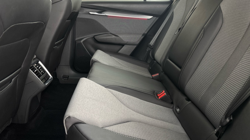SKODA ENYAQ Image 14