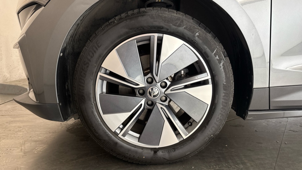 SKODA ENYAQ Image 17