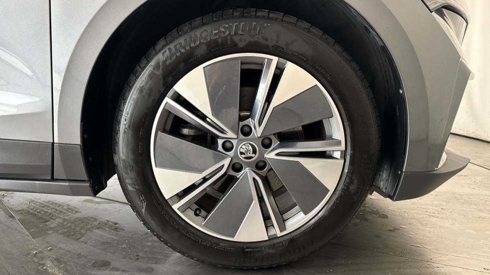 SKODA ENYAQ Image 20