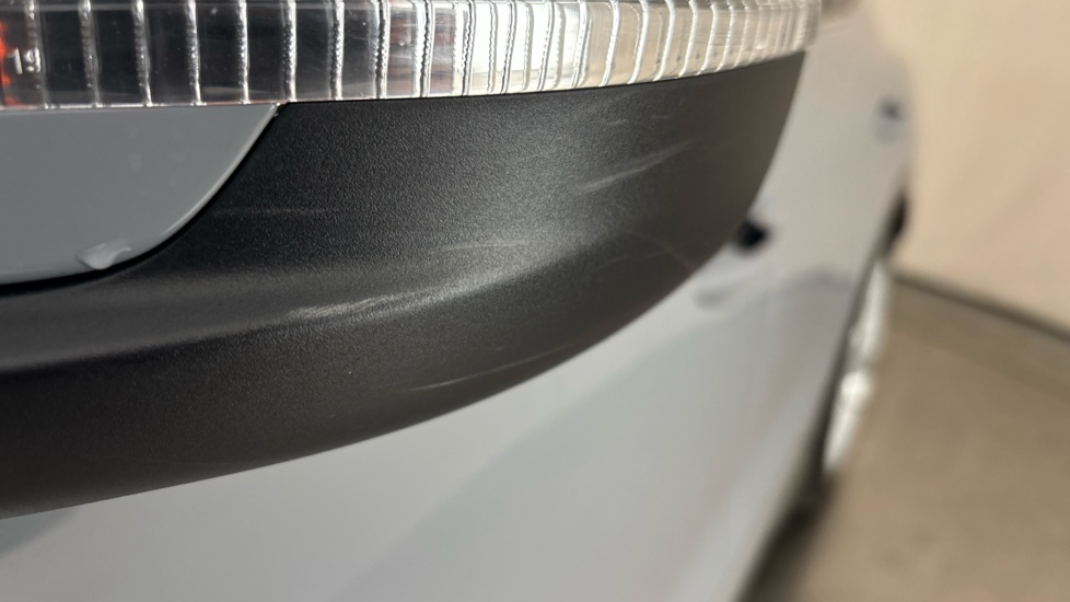 AUDI Q4 scratches