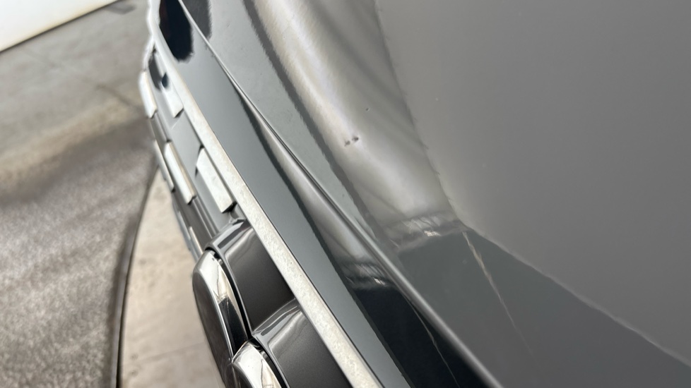 AUDI Q4 chips and dent