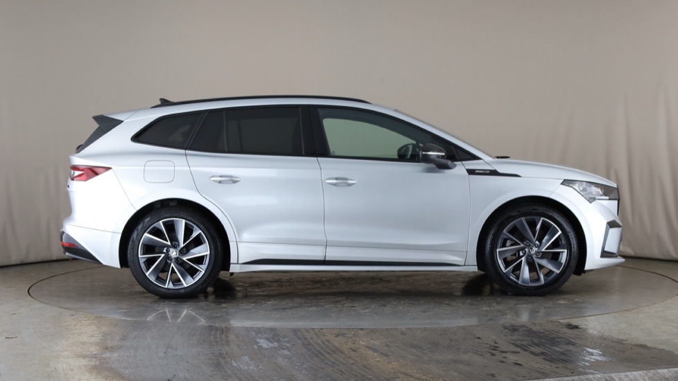 SKODA ENYAQ Image 6