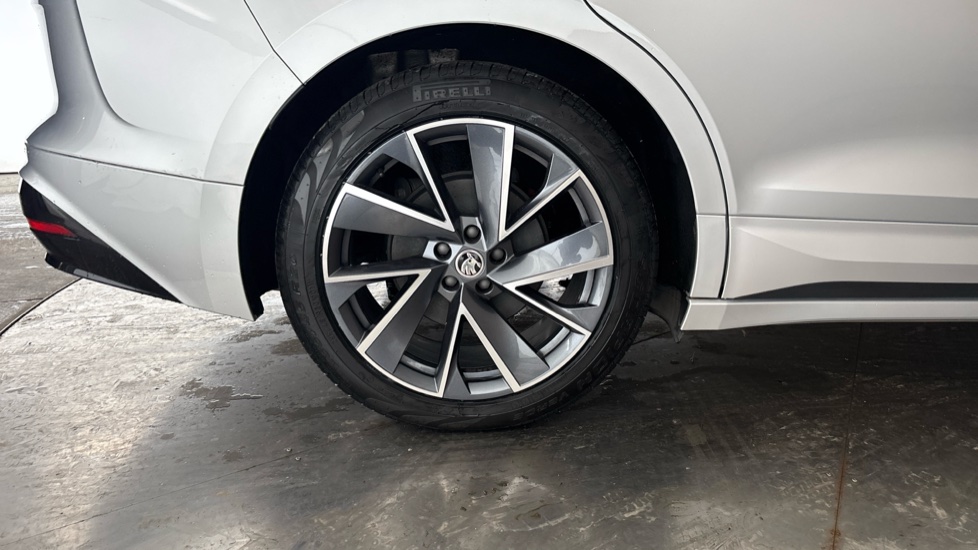 SKODA ENYAQ Image 19