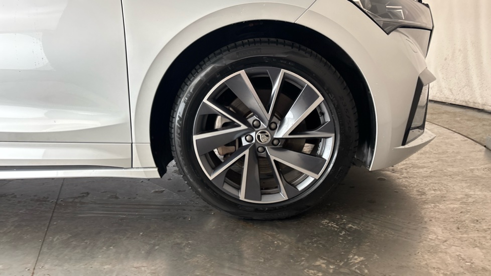 SKODA ENYAQ Image 20