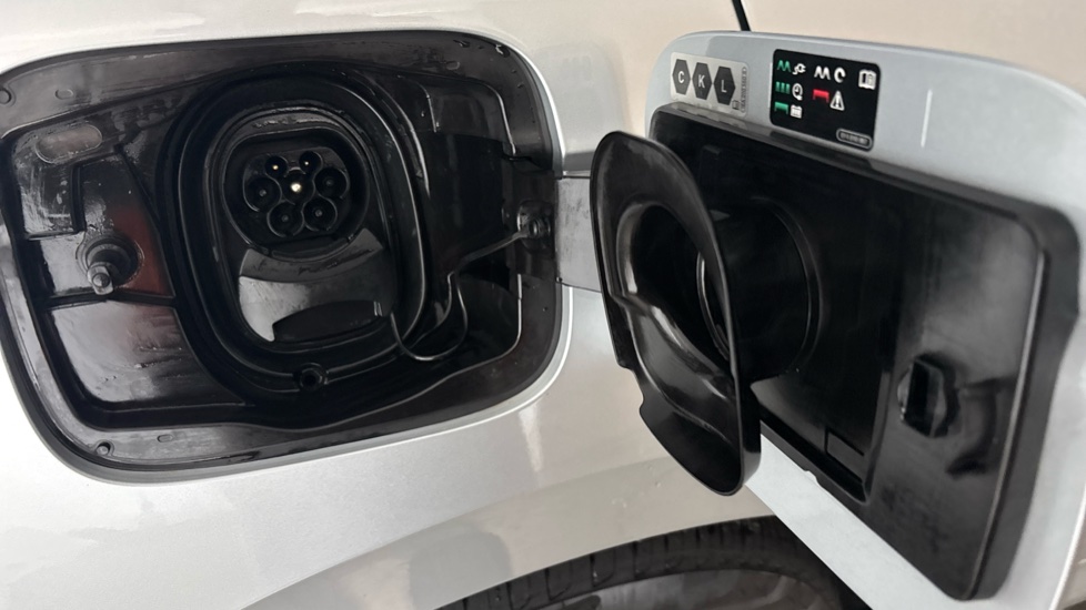 SKODA ENYAQ Image 21