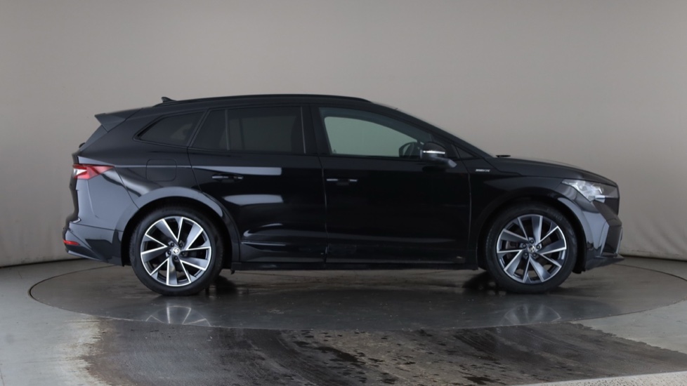SKODA ENYAQ Image 6