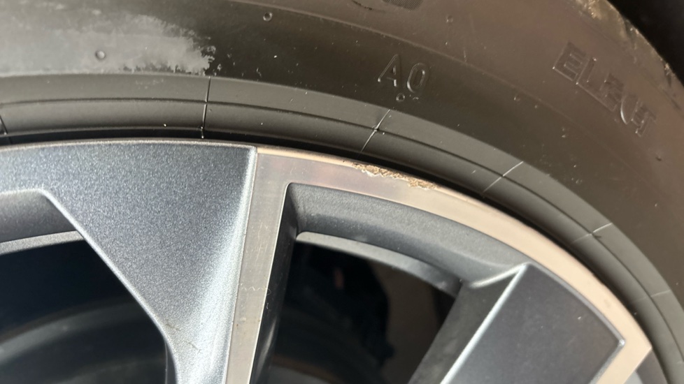 SKODA ENYAQ scuff